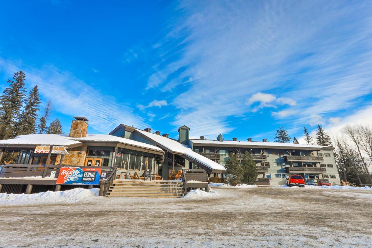 Griz Inn By Stayin Fernie Exteriör bild