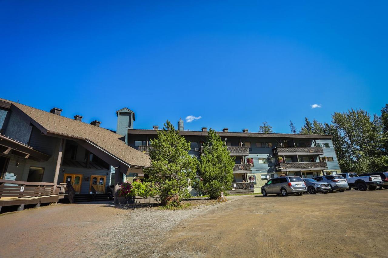 Griz Inn By Stayin Fernie Exteriör bild
