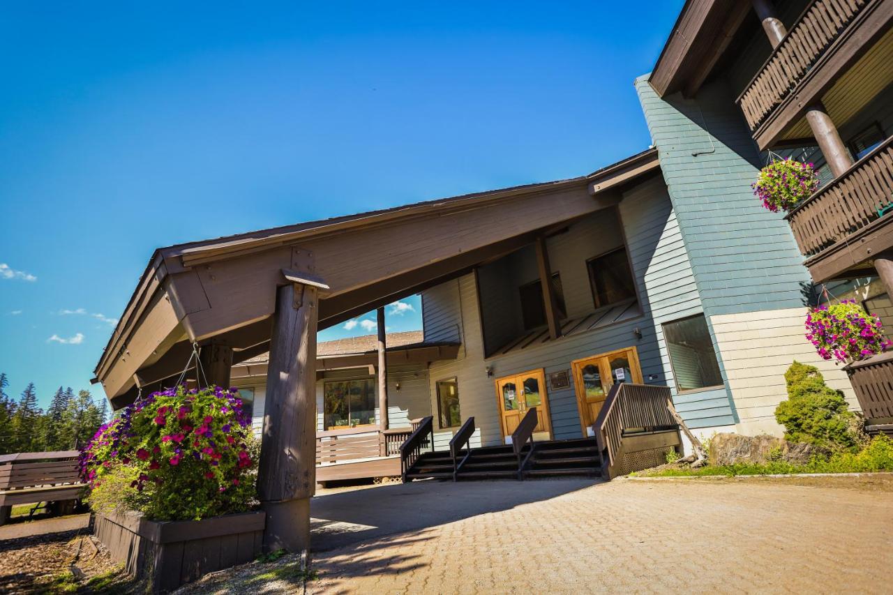 Griz Inn By Stayin Fernie Exteriör bild